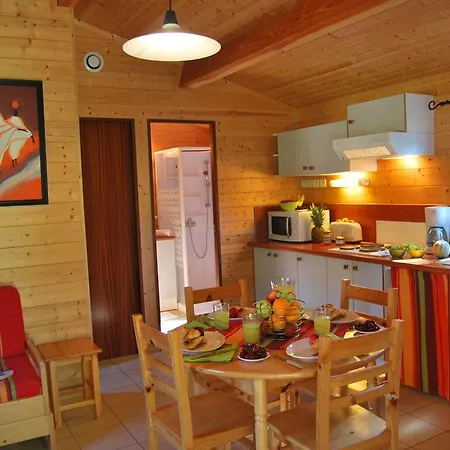 Lagrange Grand Bleu - Les Ségalières Village de vacances 3*