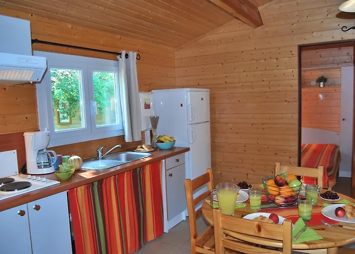 Lagrange Grand Bleu - Les Ségalières 3*